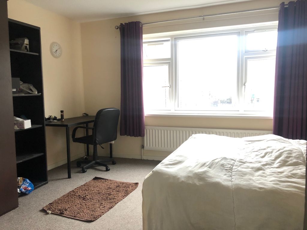 Room to rent in Ashfield Street, Whitechapel/ Stepney E1, £900 pcm Zoopla