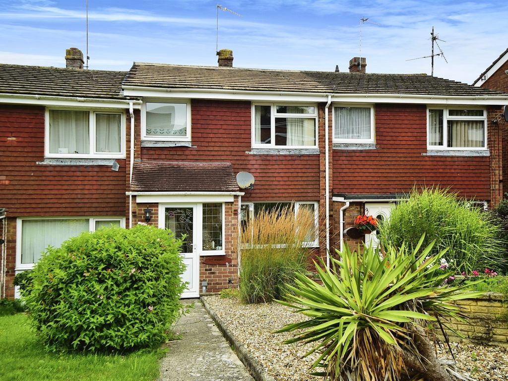 3 bed terraced house for sale in Windrush, Highworth, Swindon SN6, £