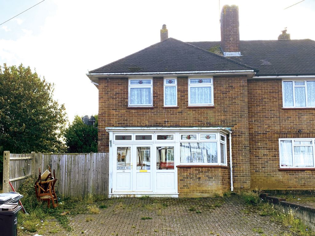 3 bed semidetached house for sale in Taunton Lane, Old Coulsdon