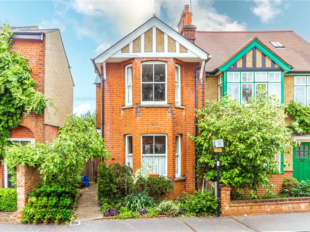 3 bed semidetached house for sale in Hill Street, St. Albans