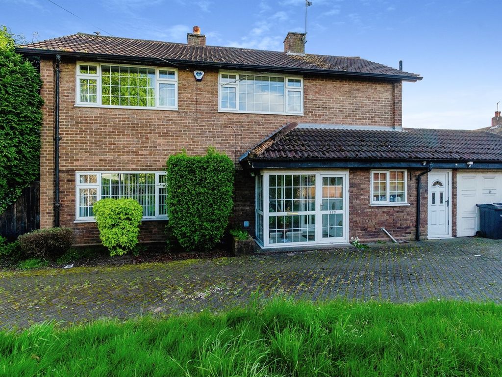 4 bed detached house for sale in Woden Road East, Wednesbury WS10, £