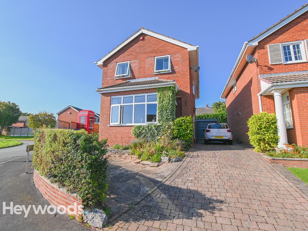 3 bed detached house for sale in Paragon Avenue, Westbury Park