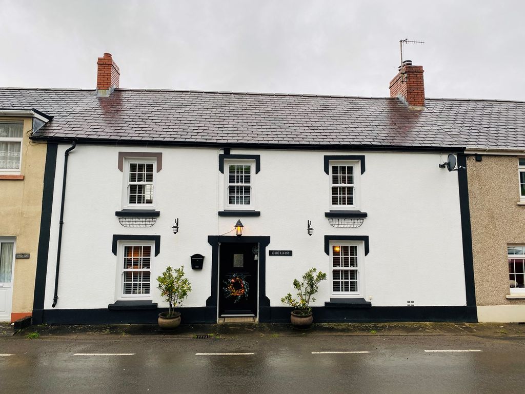 4 bed terraced house for sale in Llanwnnen, Lampeter SA48, £275,000