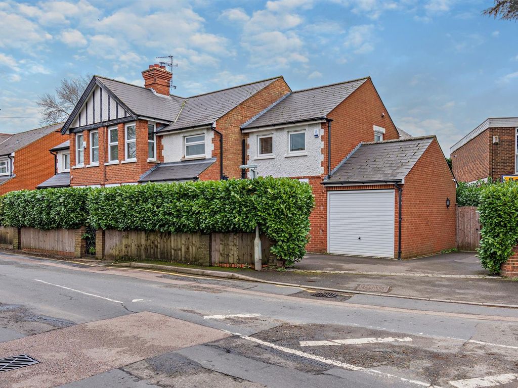 5 bed semidetached house for sale in Yeoman Lane, Bearsted, Maidstone