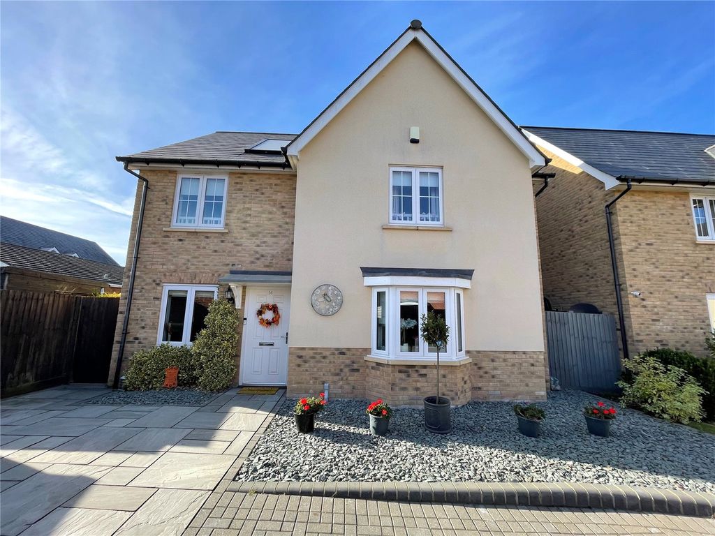 4 bed detached house for sale in Beehive Lane, Hawkwell, Hockley, Essex