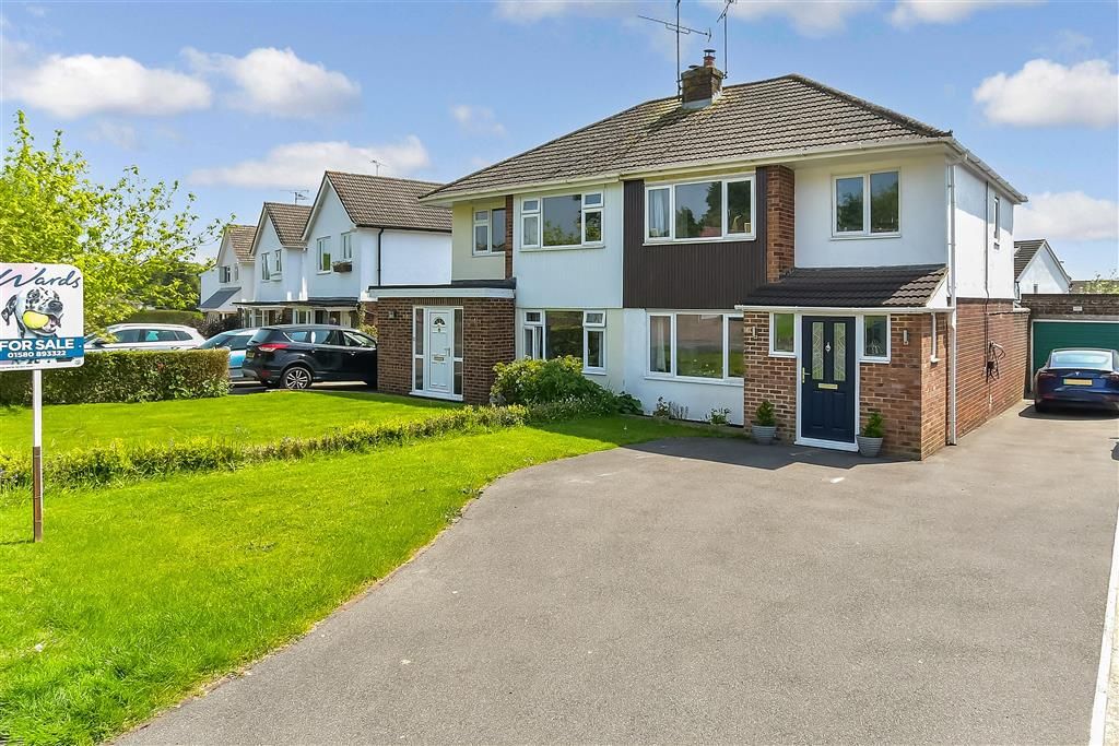 3 bed semidetached house for sale in Wheatfield Way, Cranbrook, Kent