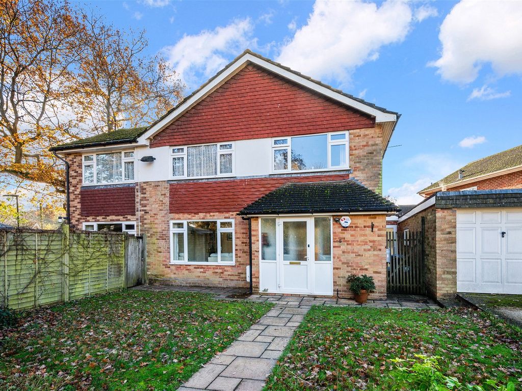 4 bed detached house for sale in Clayford, Dormansland, Lingfield RH7, £650,000 Zoopla