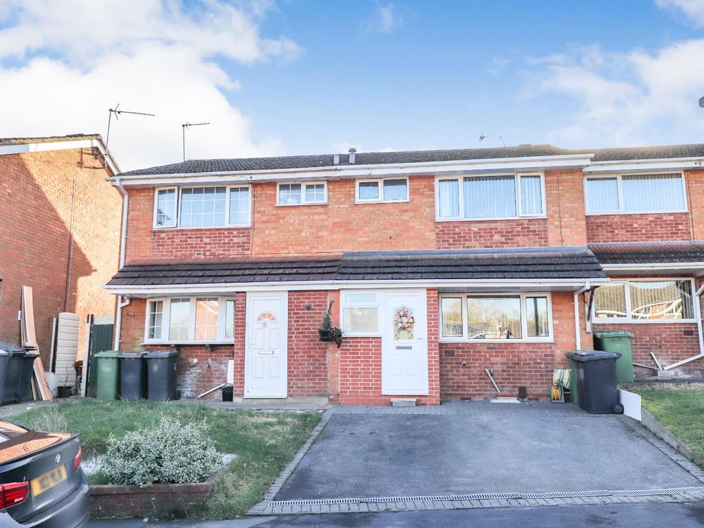 3 bed terraced house for sale in Kingfisher Avenue, Nuneaton CV10, £