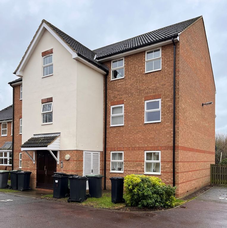 2 bed flat to rent in Honeysuckle Close, Biggleswade SG18 Zoopla