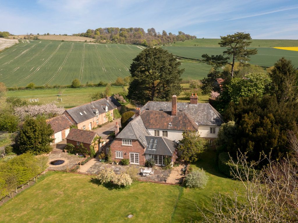 5 Bed Detached House For Sale In Roundway Devizes Wiltshire SN10 Zoopla