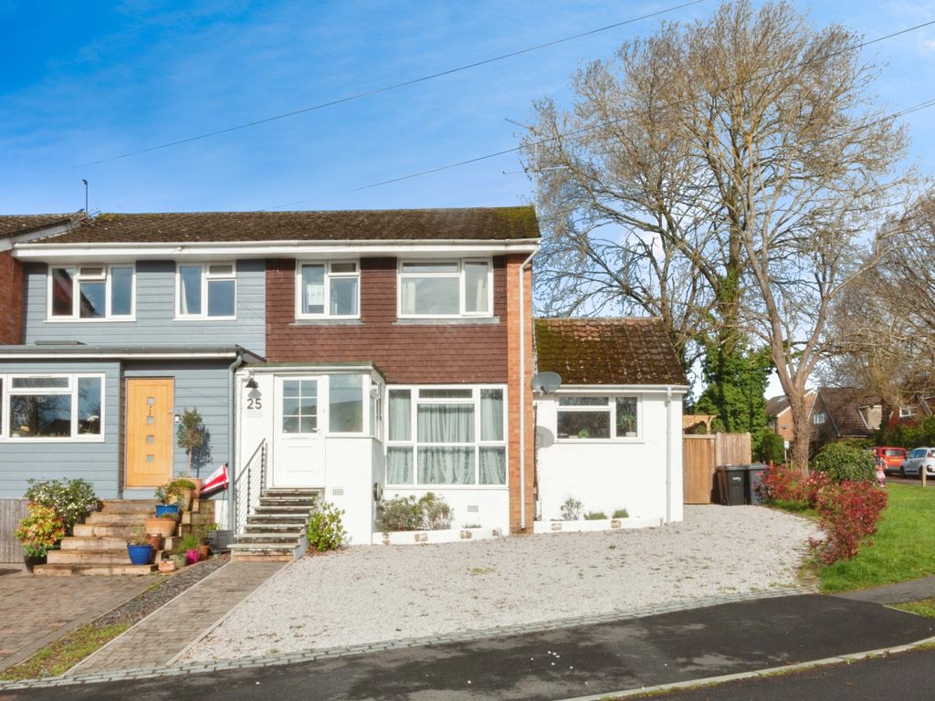 4 bed semidetached house for sale in White Cottage Close, Farnham GU9