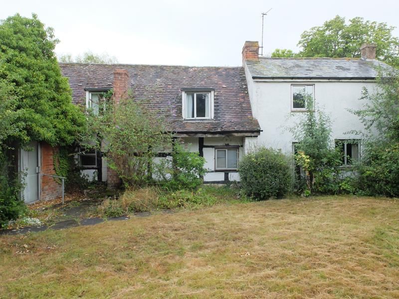 4 bed detached house for sale in Little Newlands, Gloucester Road