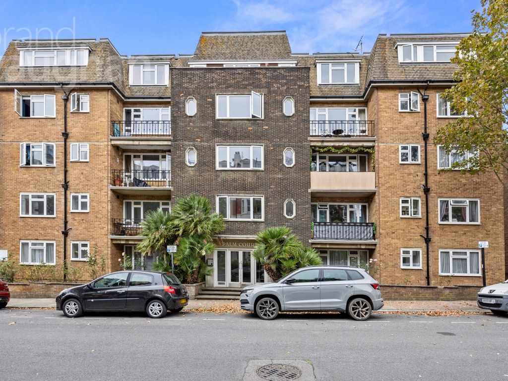 1 bed flat for sale in Rochester Gardens, Hove, East Sussex BN3, £