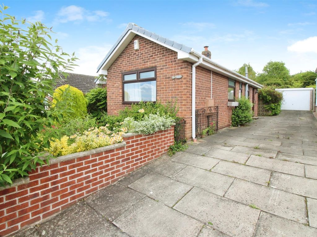 3 bed detached bungalow for sale in Sandgate Drive, Kippax, Leeds LS25