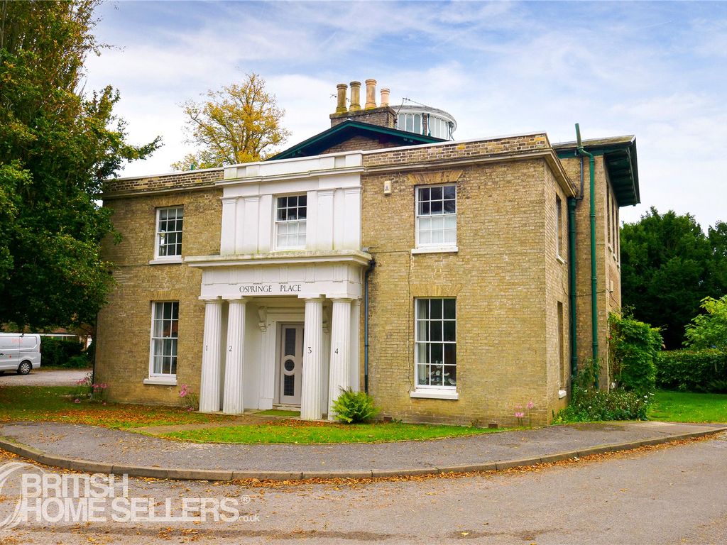 2 bed flat for sale in Ospringe Place, Faversham, Kent ME13, £335,000