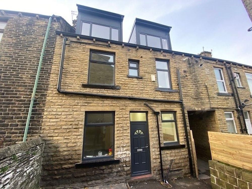 4 bed terraced house for sale in Clough Street, Bradford BD5, £90,000