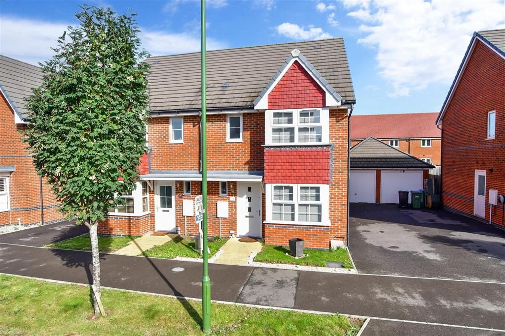 3 bed semidetached house for sale in Randall Way, Littlehampton, West