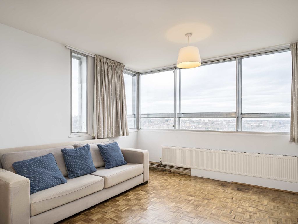 2 bed flat to rent in Lower Mortlake Road, Kew, Richmond TW9, £2,200