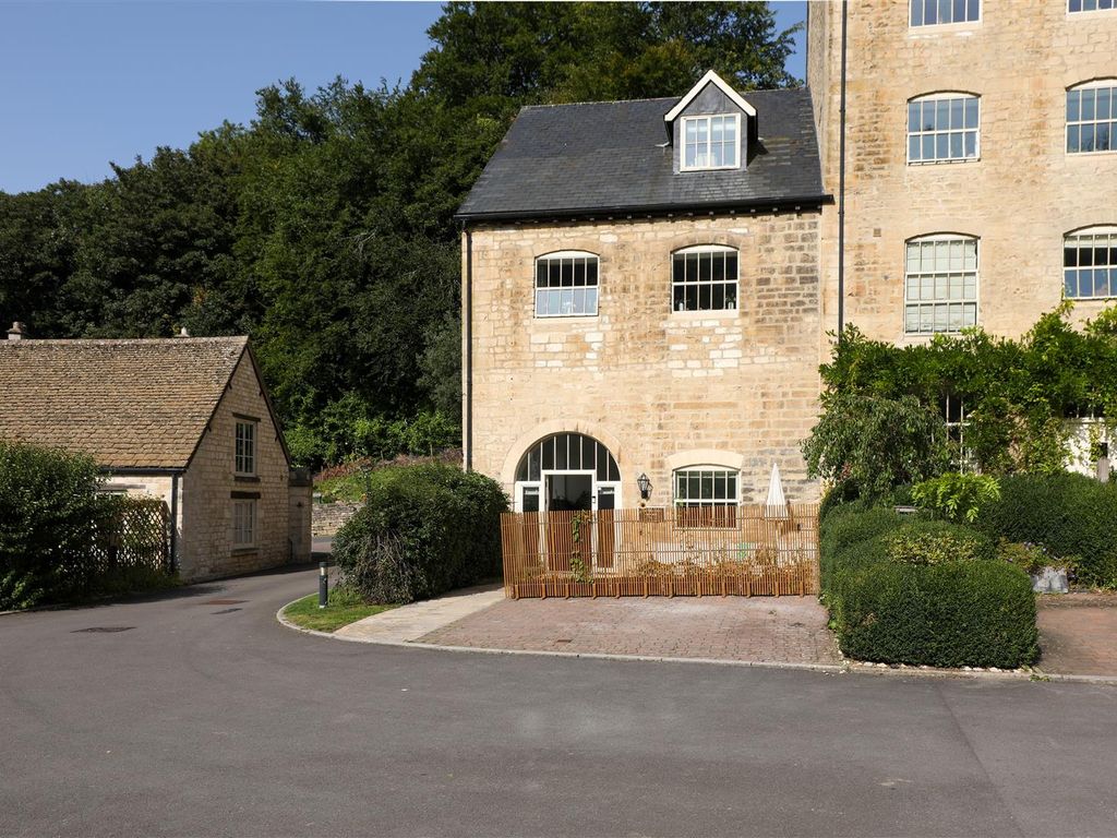 2 bed flat for sale in Longfords Mill, Minchinhampton, Stroud GL6, £