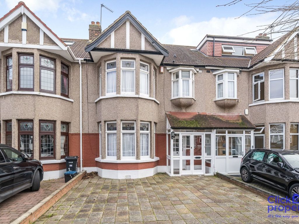 3 bed terraced house for sale in Collinwood Gardens, Clayhall, Ilford, Essex IG5, £590,000 Zoopla