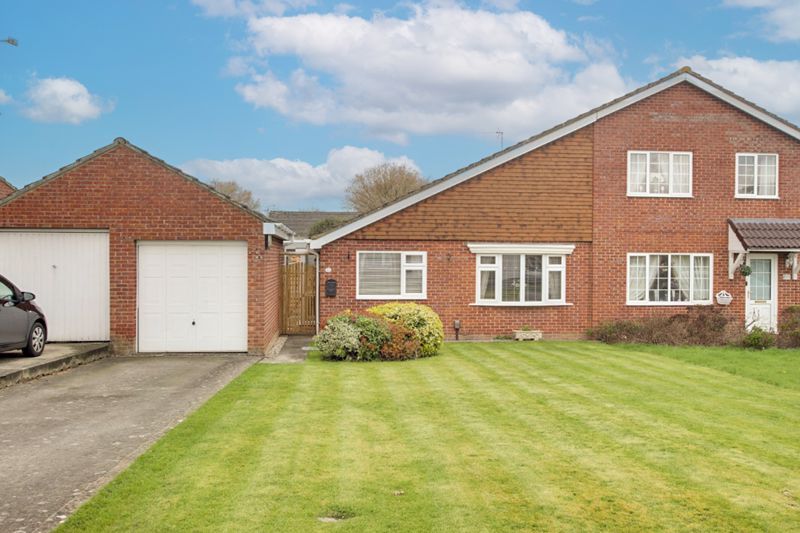 2 bed semidetached bungalow for sale in Rosedale Gardens, Trowbridge
