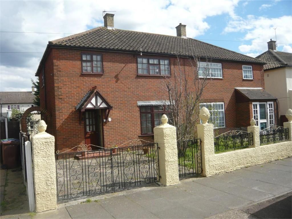 3 bed property for sale in Daiglen Drive, South Ockendon RM15 Zoopla