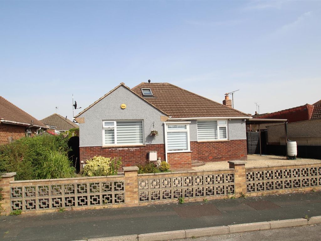 3 bed detached bungalow for sale in Whilestone Way, Coleview, Swindon