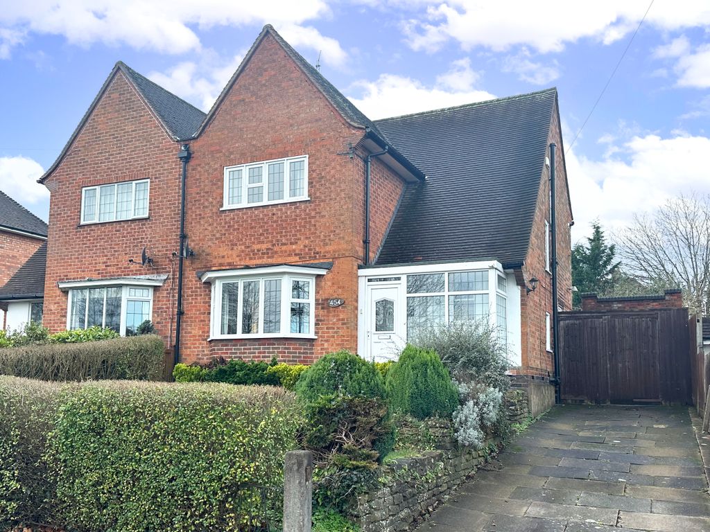 3 bed semidetached house for sale in Loughborough Road, Birstall