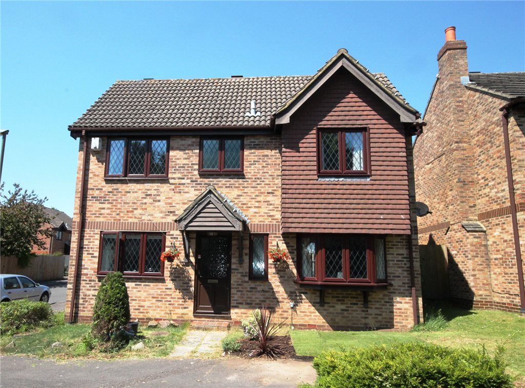 3 bed detached house for sale in The Rise, Tadworth KT20 Zoopla
