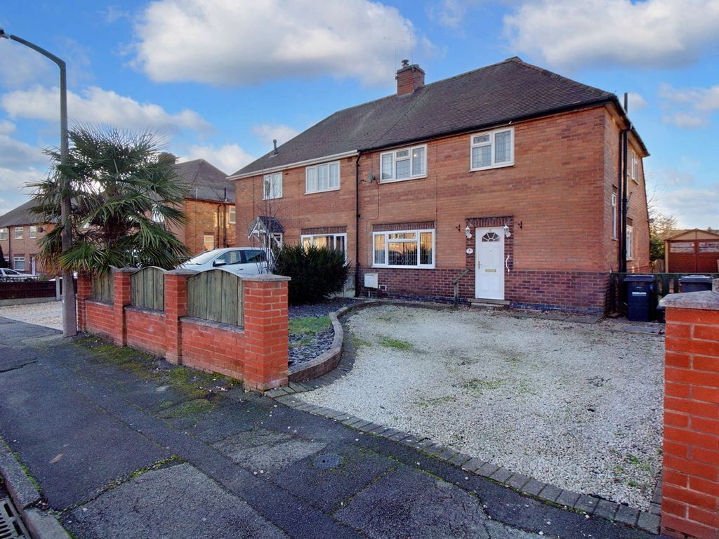 3 bed semidetached house for sale in Manor Road, Calverton, Nottingham