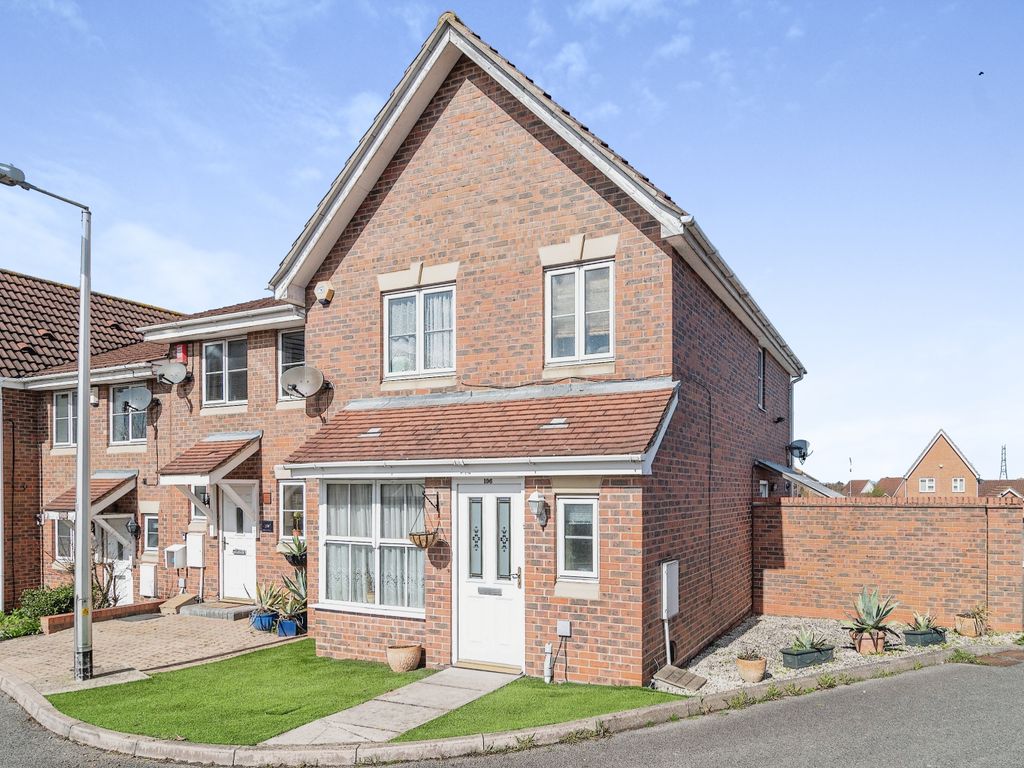 3 bed end terrace house for sale in Drake Road, Chafford Hundred, Grays