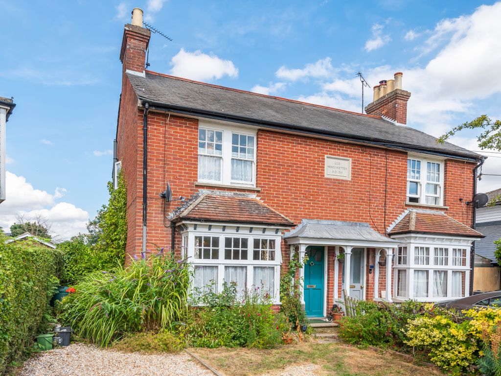 3 bed semidetached house for sale in Smarden Road, Headcorn, Ashford