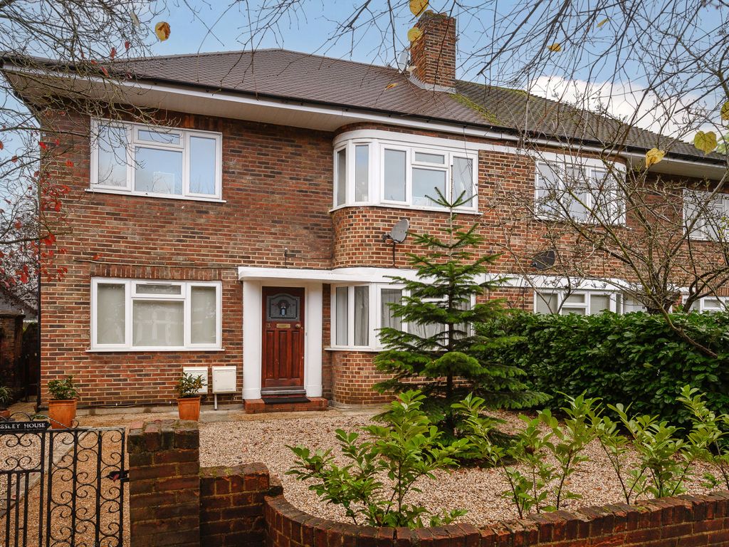 2 bed for sale in Merton Hall Road, London SW19 Zoopla