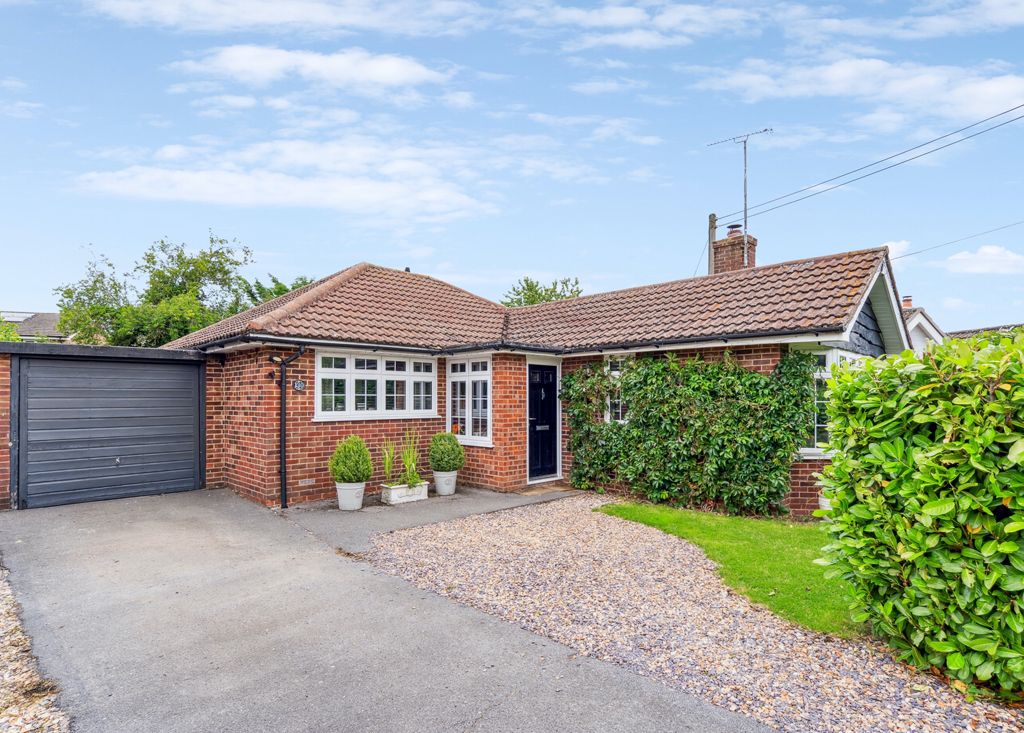3 bed bungalow for sale in Lydalls Road, Didcot OX11, £550,000 Zoopla