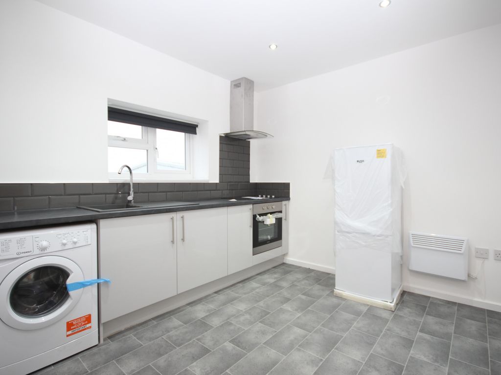 1 bed flat to rent in Flat C Cape Hill, Smethwick, West Midlands B66, £