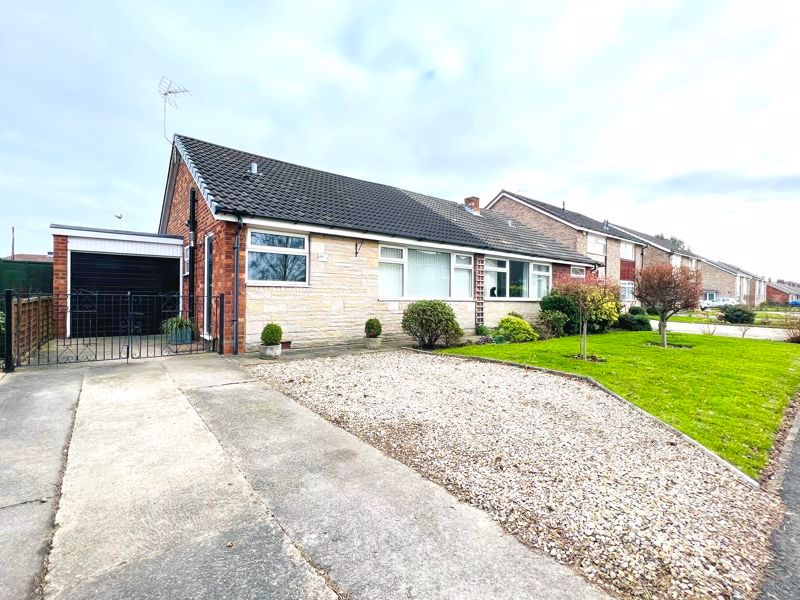 3 bed semidetached bungalow for sale in Acorn Way, Woodthorpe, York