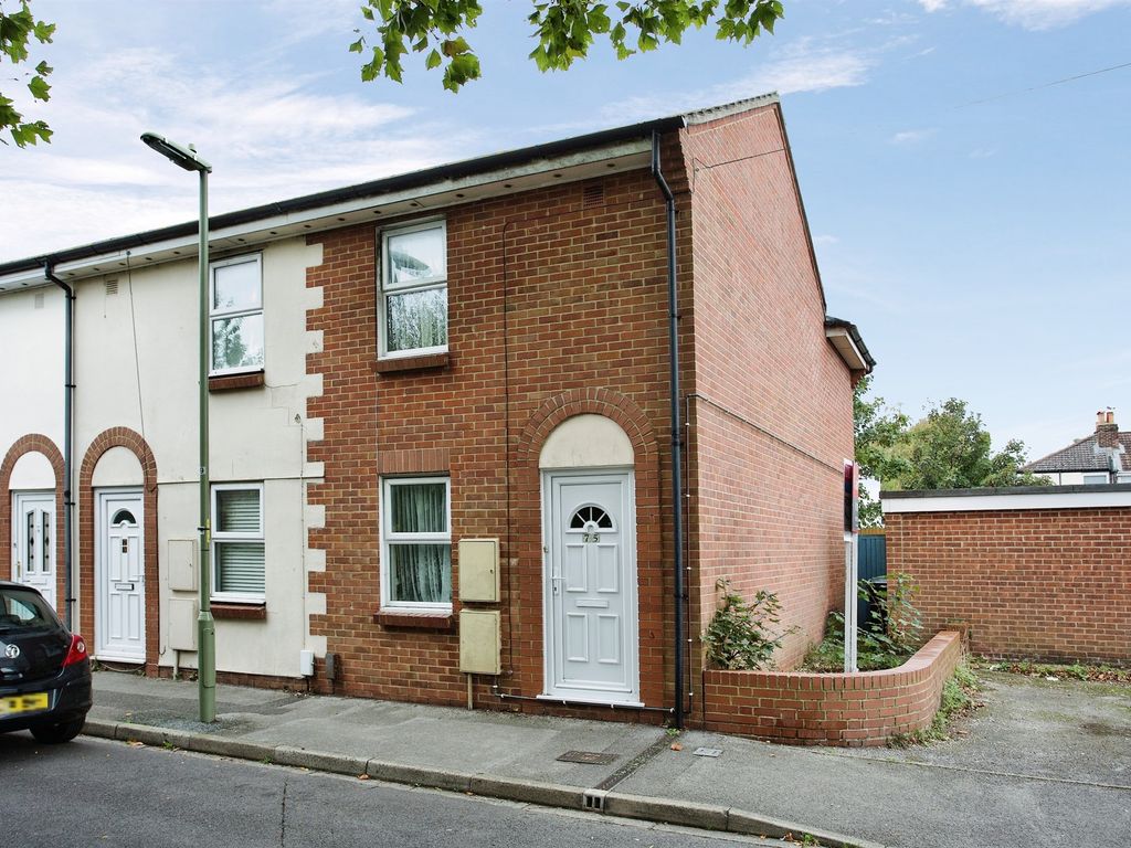2 bed end terrace house for sale in St. Anns Crescent, Gosport PO12, £