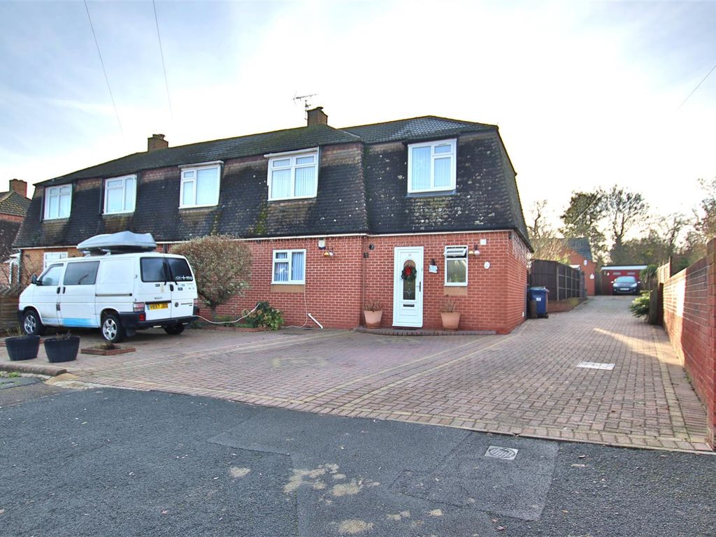 3 bed semidetached house for sale in York Road, Tewkesbury GL20, £325,000 Zoopla