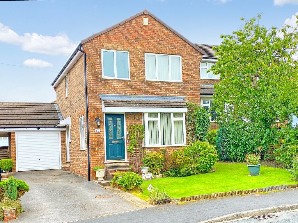 3 bed detached house for sale in Littlethorpe Close, Harrogate HG3, £325,000 Zoopla