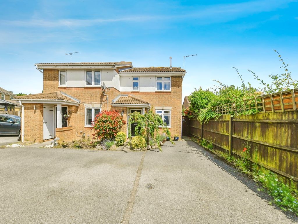 3 bed semidetached house for sale in Trajan Gate, Chells Manor