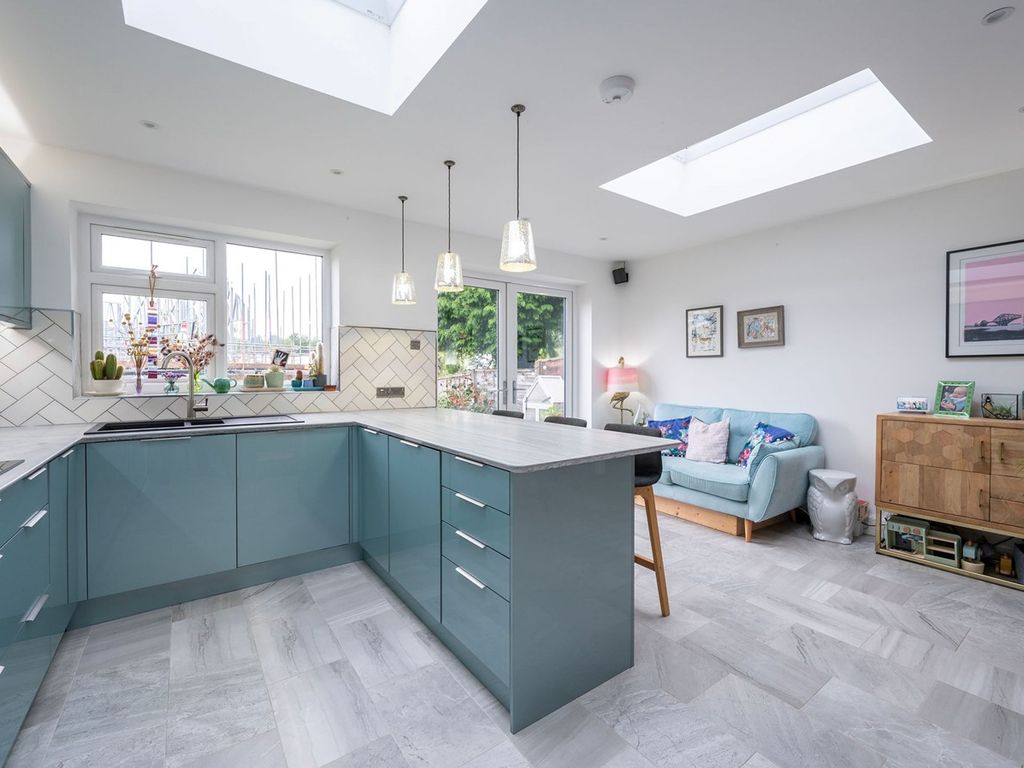 3 bed semidetached house for sale in Redstone Hollow, Redhill RH1, £