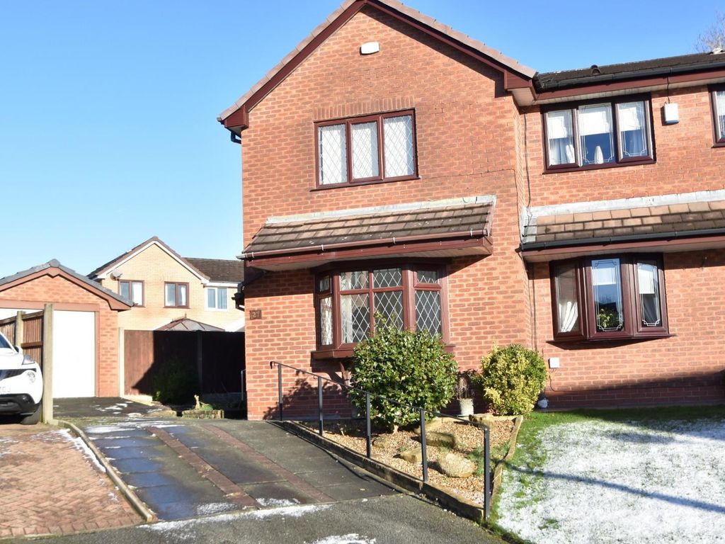 3 bed semidetached house for sale in Elterwater Close, Woolfold, Bury