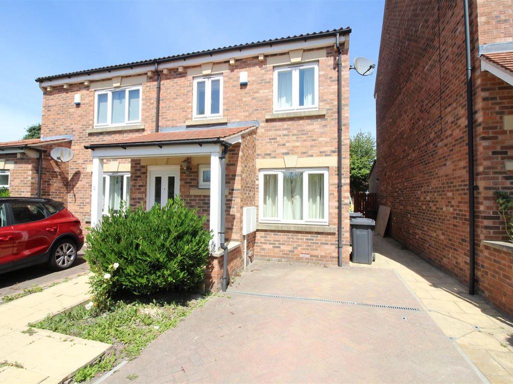 3 bed semidetached house for sale in Hazel Mews, Garforth, Leeds LS25