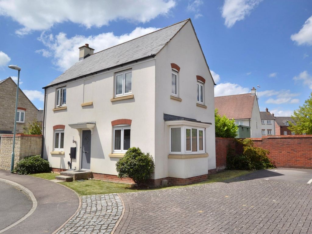 3 bed detached house for sale in Zura Avenue, Brockworth, Gloucester
