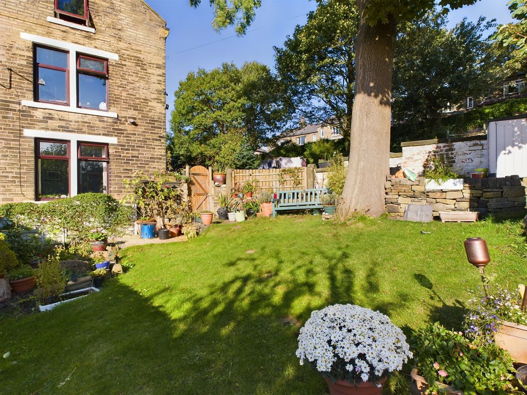 3 bed terraced house for sale in Upper Range, Halifax HX3, £200,000