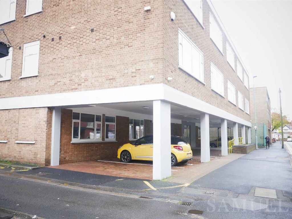 1 bed flat to rent in Lombard Street, West Bromwich B70, £750 pcm Zoopla