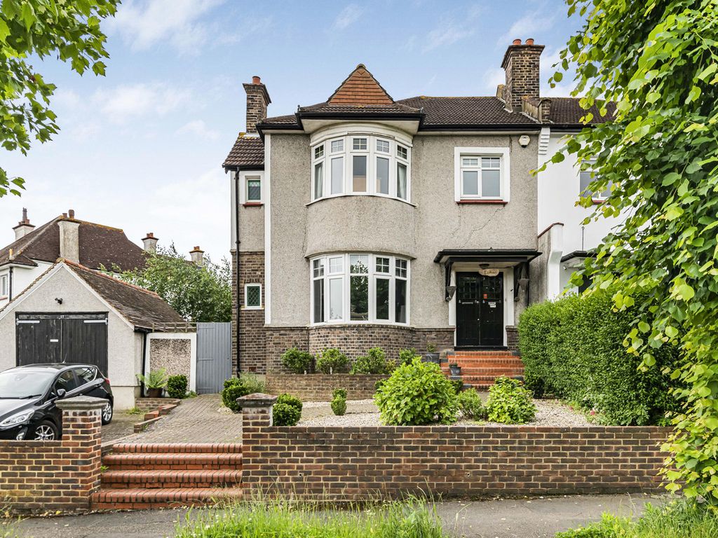 4 bed semidetached house for sale in Pollards Hill North, London SW16
