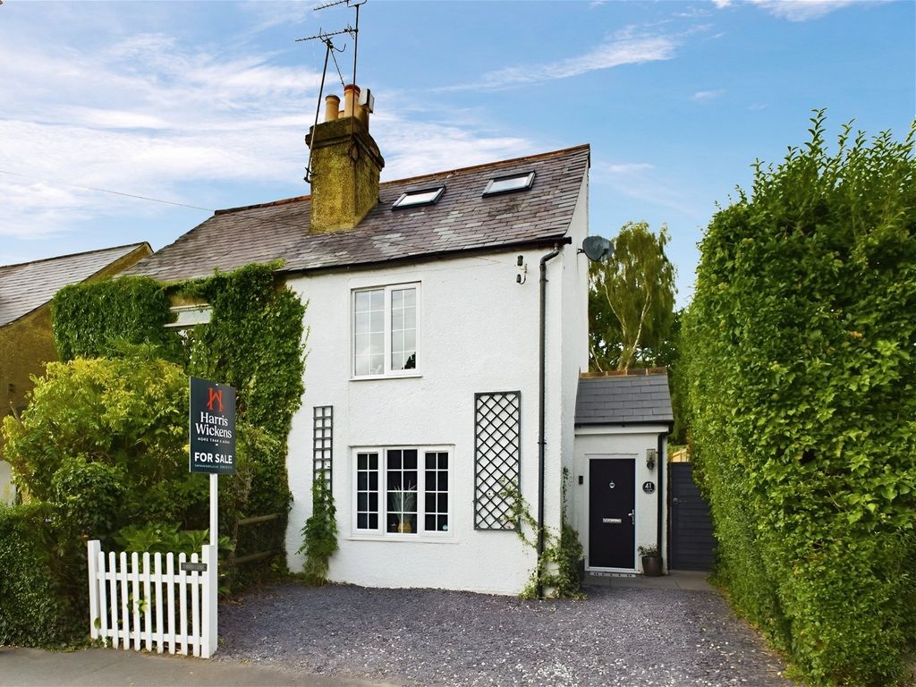 3 bed semidetached house for sale in St. Leonards Road, Horsham RH13