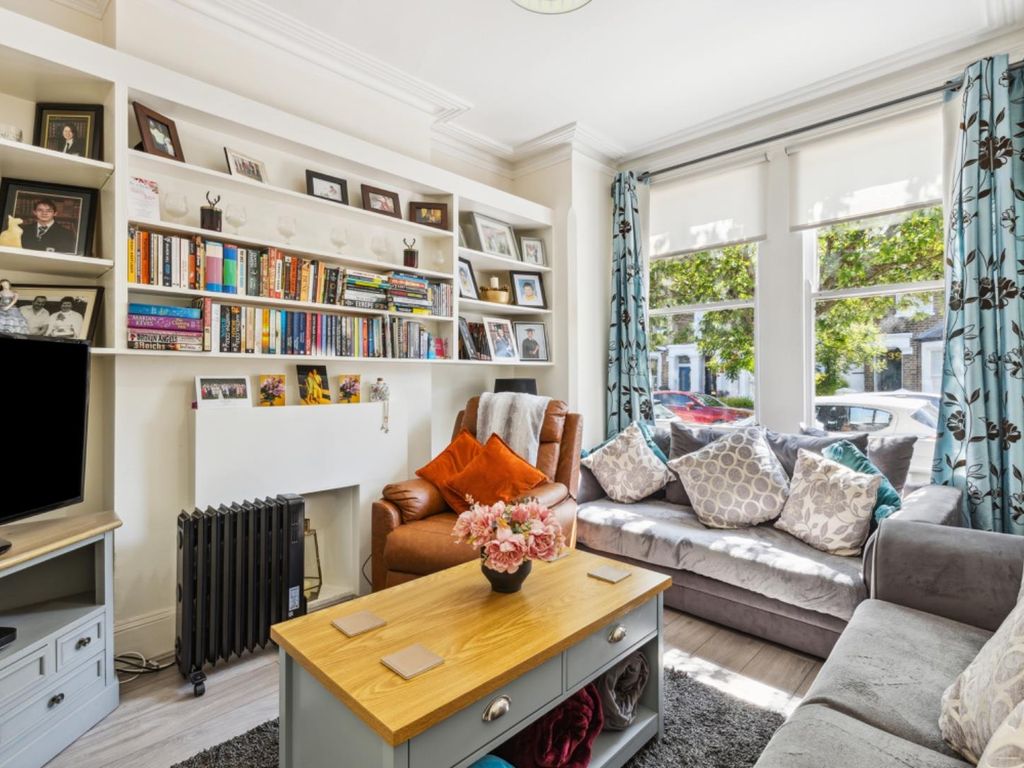 2 bed for sale in Montgomery Road, Chiswick Park W4, £