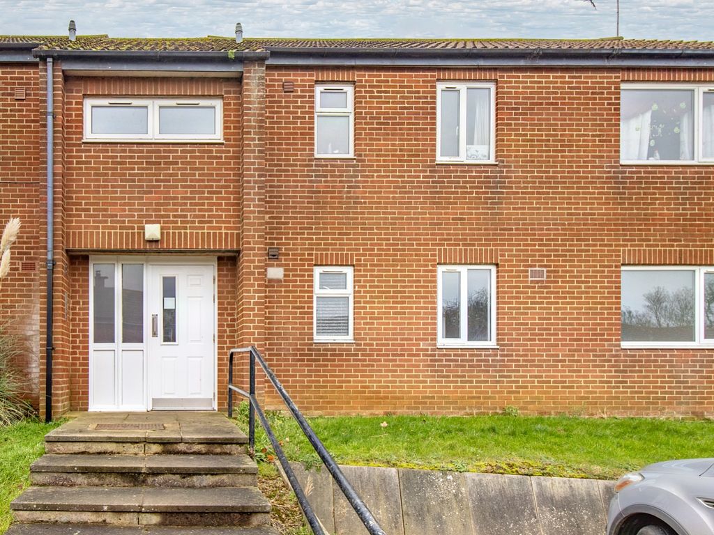 2 bed flat for sale in Hunstanton, Norfolk, Hunstanton, Norfolk PE36, £